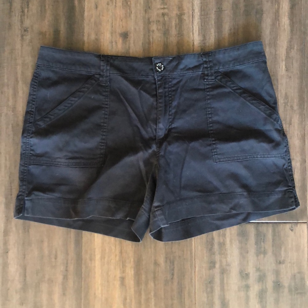 Plus size shorts - Picture 2 of 5